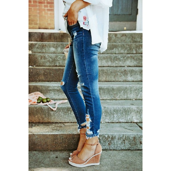 Plus Size Distressed Jeans π©· LIVE show item - Picture 4 of 5